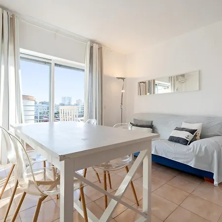 Apartment Hauzify I Apolo *